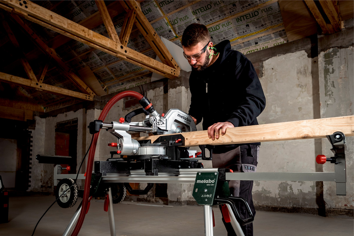 Metabo Kappsäge KGS 216 M (613216000)