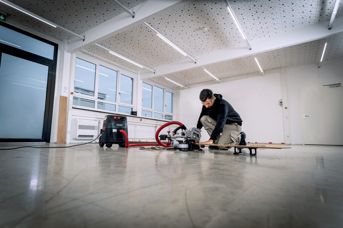 Metabo Kappsäge KGS 216 M (613216000)