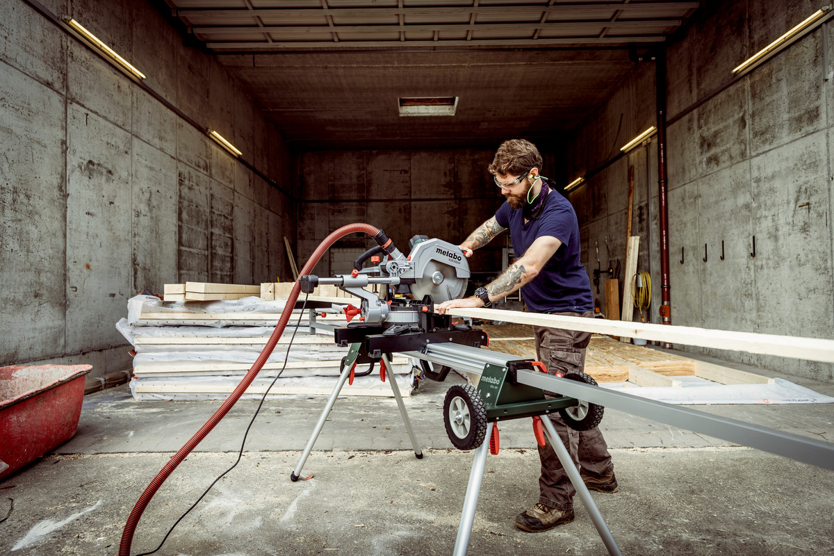 Metabo Kappsäge KGS 305 M Set
