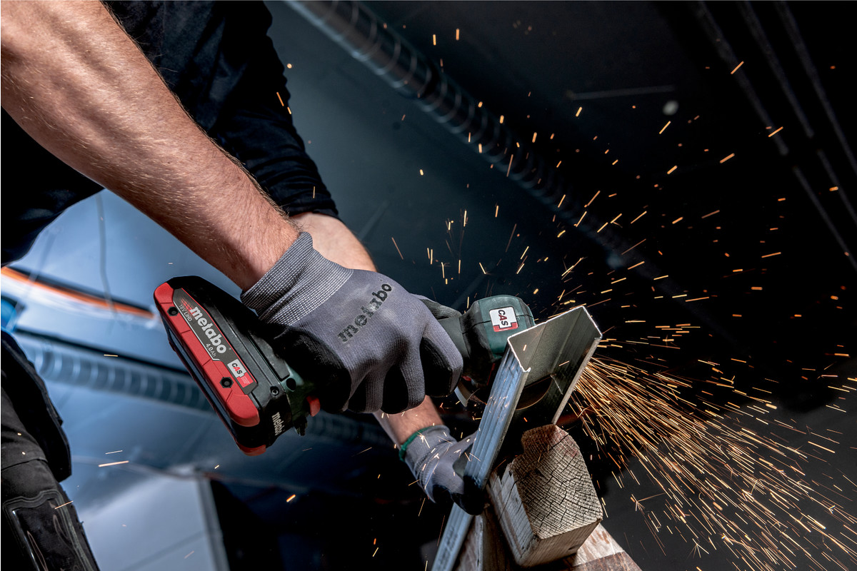 Metabo Akku-Winkelschleifer CC 18 LTX BL (metaBOX 165 L)