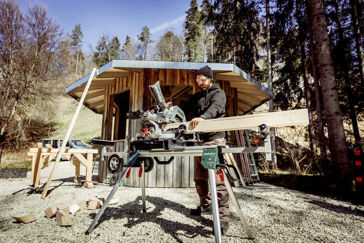 Metabo Akku-Kappsäge KGS 18 LTX BL 305 (ohne Akku)